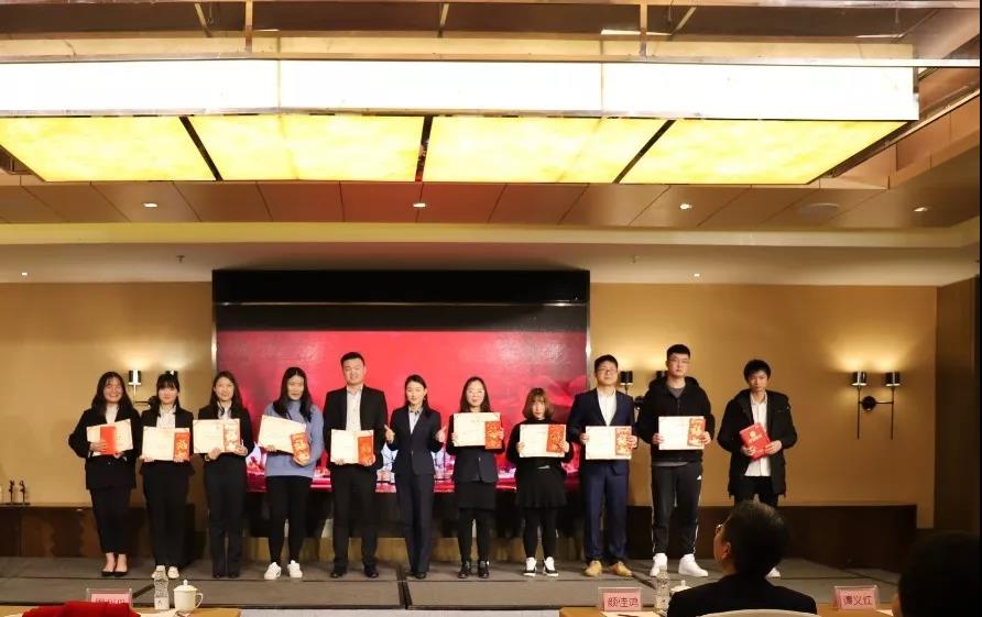 华体会平台篇|凝心聚力谱新篇，砥砺奋进铸辉煌！