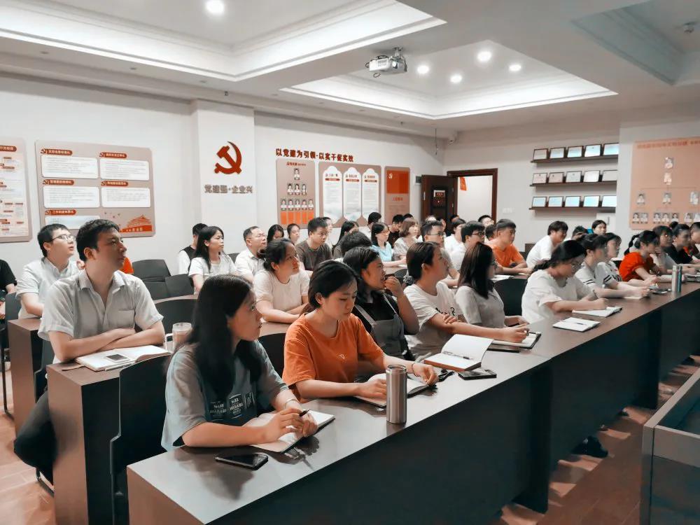 热烈庆祝建党99周年，华体会平台-华体会(中国)
组织全体骨干召开“不忘初心、牢记使命”主题教育活动